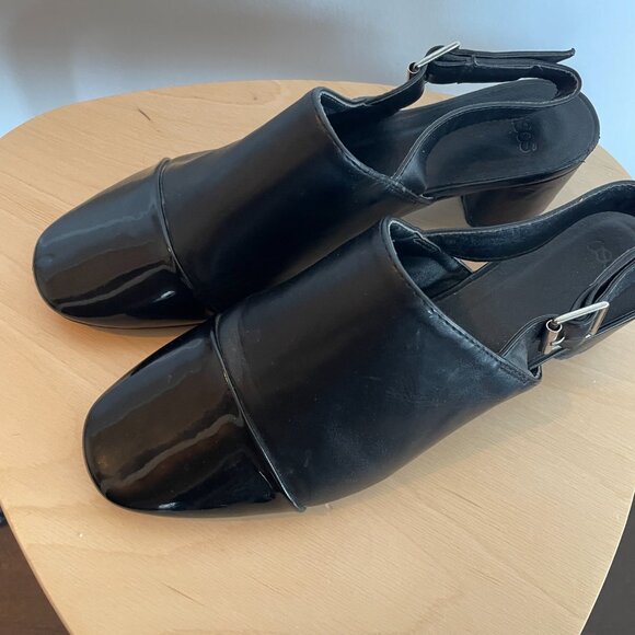 Rounded Square Toe Slink Back Low Heel - Picture 2 of 4